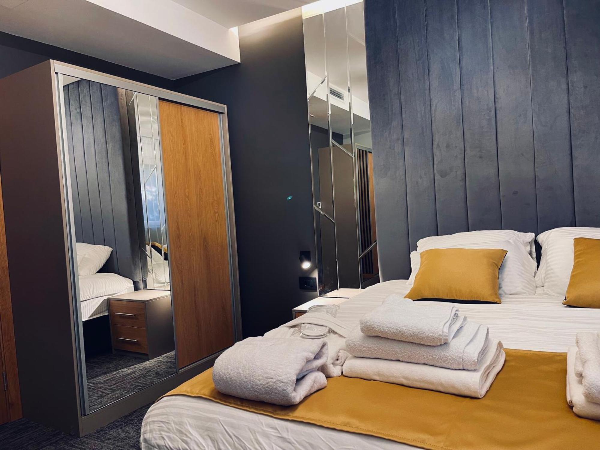 Mozaik Apartments & Spa - Modern 4-Star Apartments With Exclusive Private Spa Wellness In The City Center - Sauna, Jacuzzi, Turkish Bath - Free Parking, Wi-Fi - Rooms & Apartments Чуприя Экстерьер фото