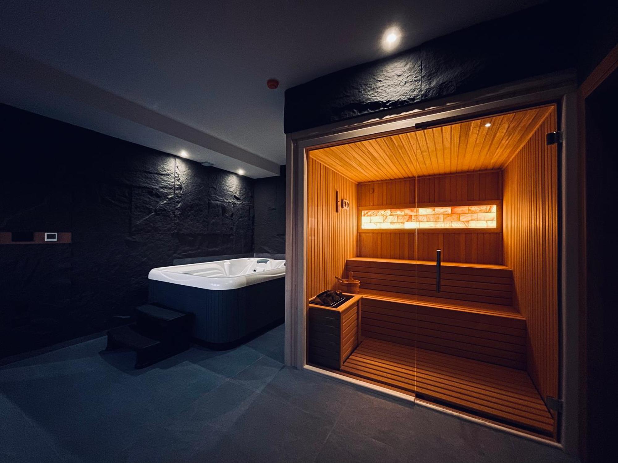 Mozaik Apartments & Spa - Modern 4-Star Apartments With Exclusive Private Spa Wellness In The City Center - Sauna, Jacuzzi, Turkish Bath - Free Parking, Wi-Fi - Rooms & Apartments Чуприя Экстерьер фото