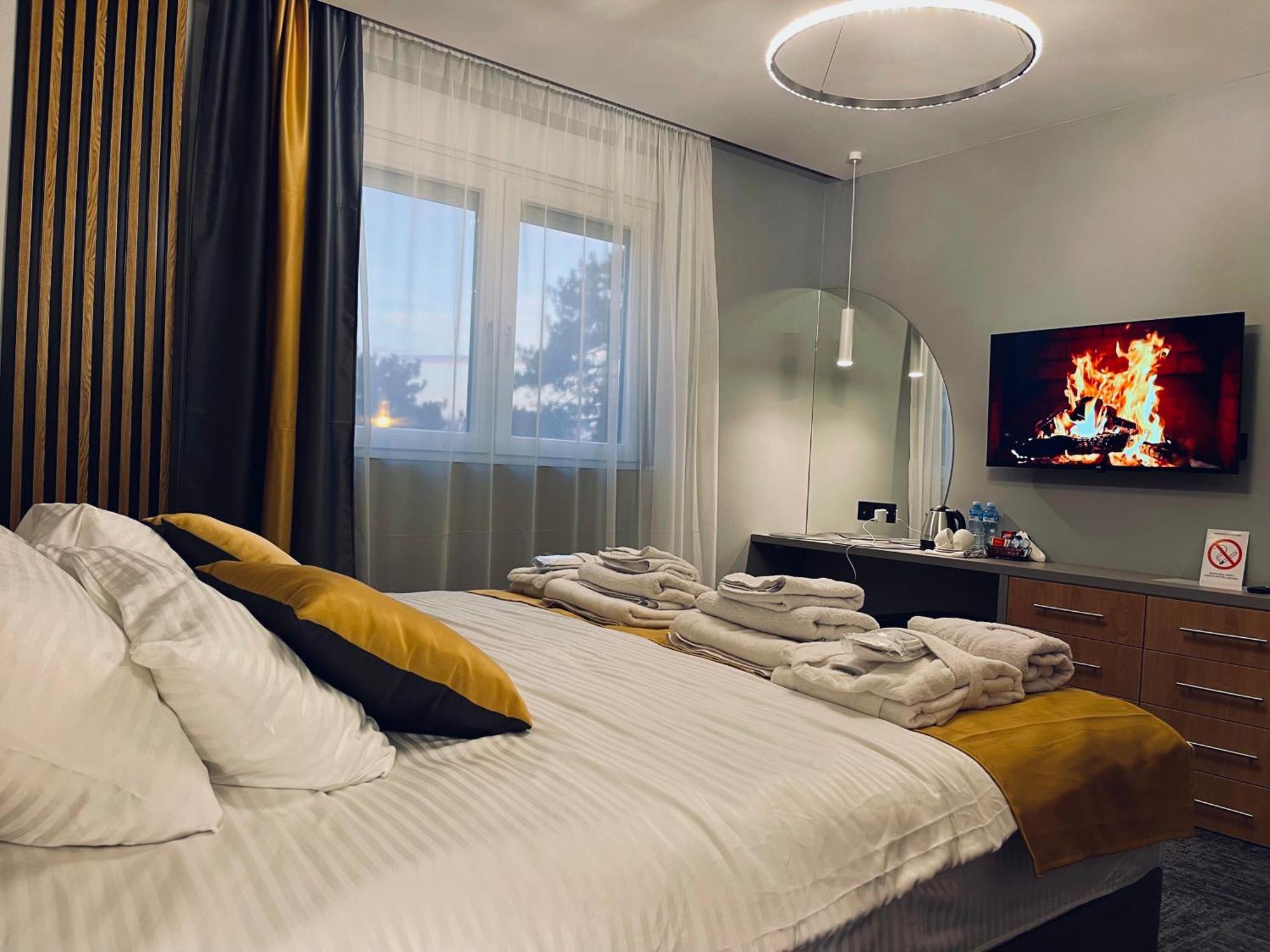 Mozaik Apartments & Spa - Modern 4-Star Apartments With Exclusive Private Spa Wellness In The City Center - Sauna, Jacuzzi, Turkish Bath - Free Parking, Wi-Fi - Rooms & Apartments Чуприя Экстерьер фото