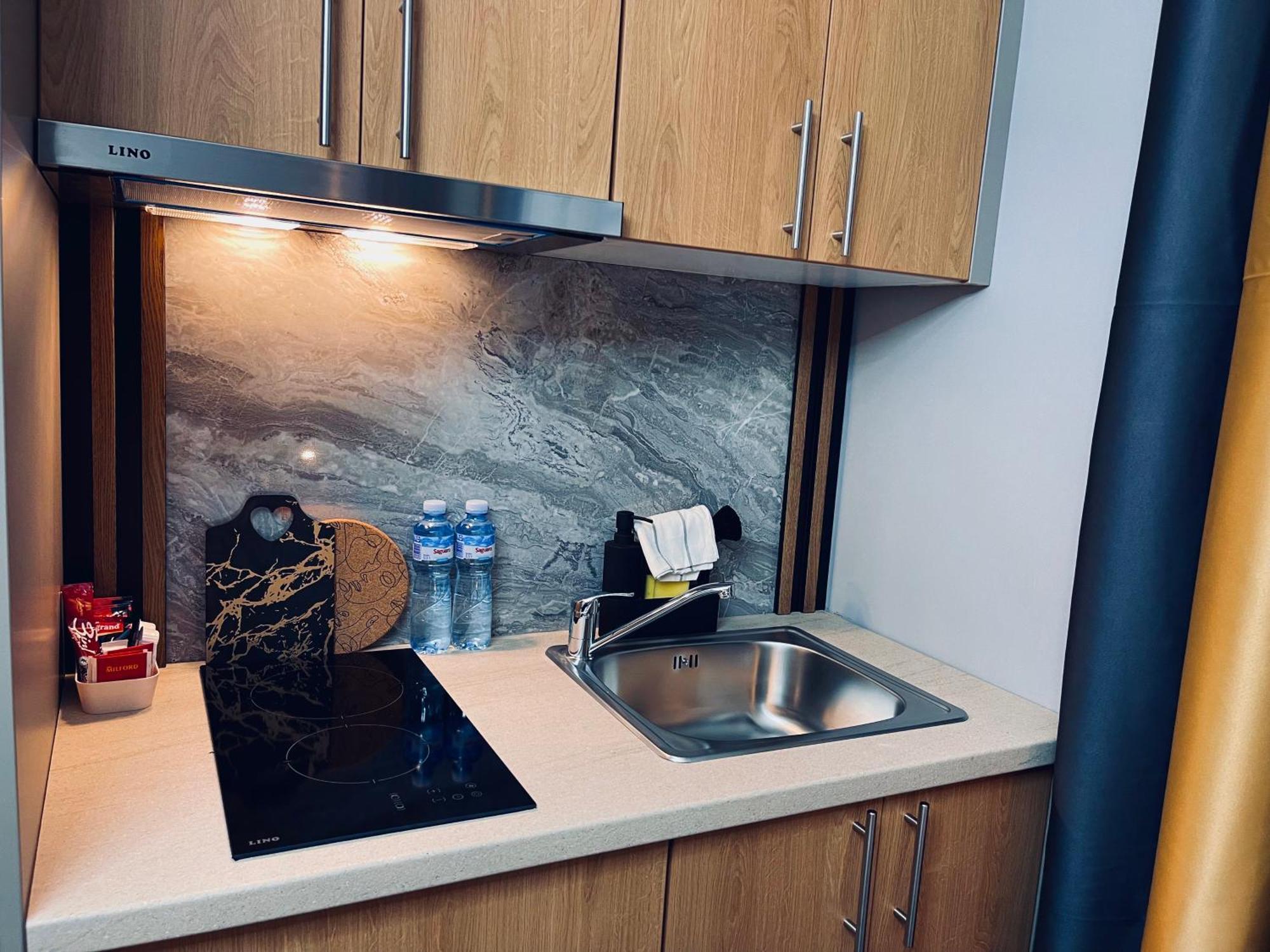 Mozaik Apartments & Spa - Modern 4-Star Apartments With Exclusive Private Spa Wellness In The City Center - Sauna, Jacuzzi, Turkish Bath - Free Parking, Wi-Fi - Rooms & Apartments Чуприя Экстерьер фото