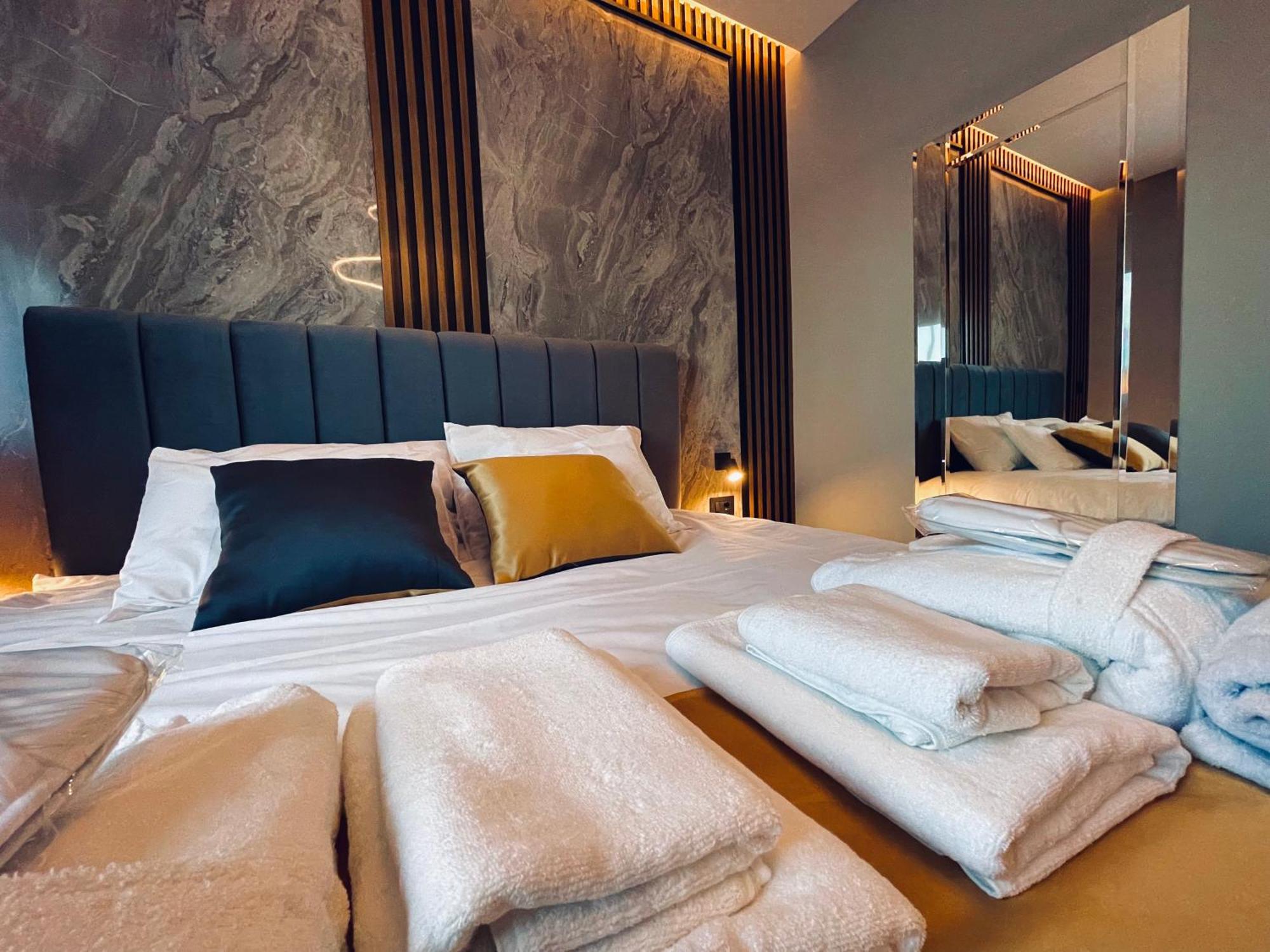 Mozaik Apartments & Spa - Modern 4-Star Apartments With Exclusive Private Spa Wellness In The City Center - Sauna, Jacuzzi, Turkish Bath - Free Parking, Wi-Fi - Rooms & Apartments Чуприя Экстерьер фото