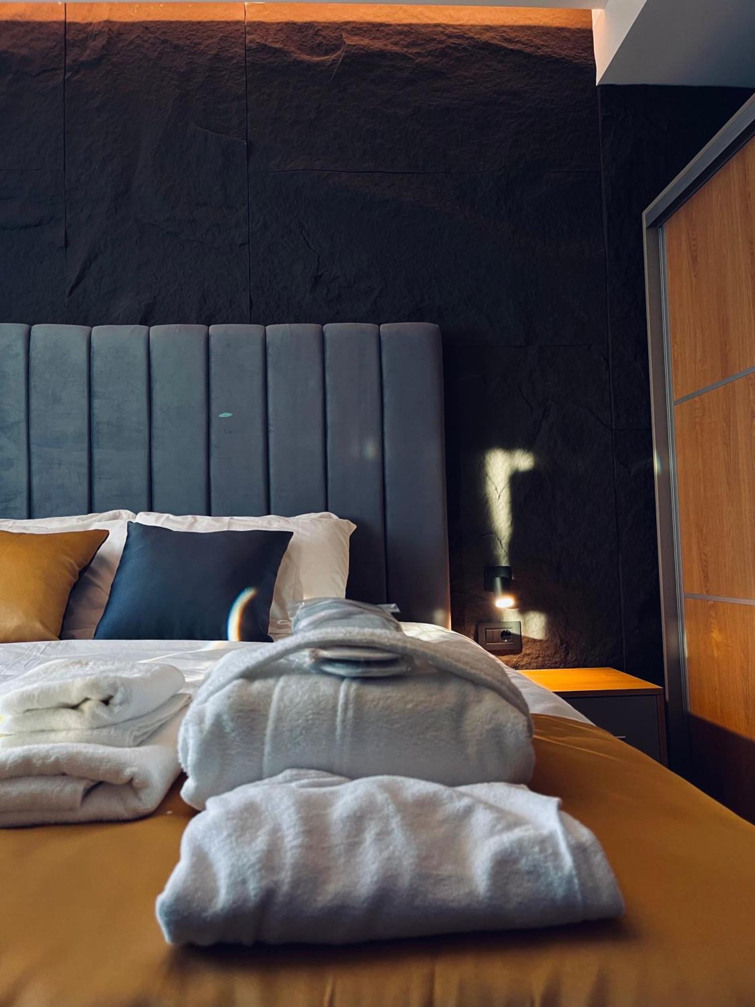 Mozaik Apartments & Spa - Modern 4-Star Apartments With Exclusive Private Spa Wellness In The City Center - Sauna, Jacuzzi, Turkish Bath - Free Parking, Wi-Fi - Rooms & Apartments Чуприя Экстерьер фото