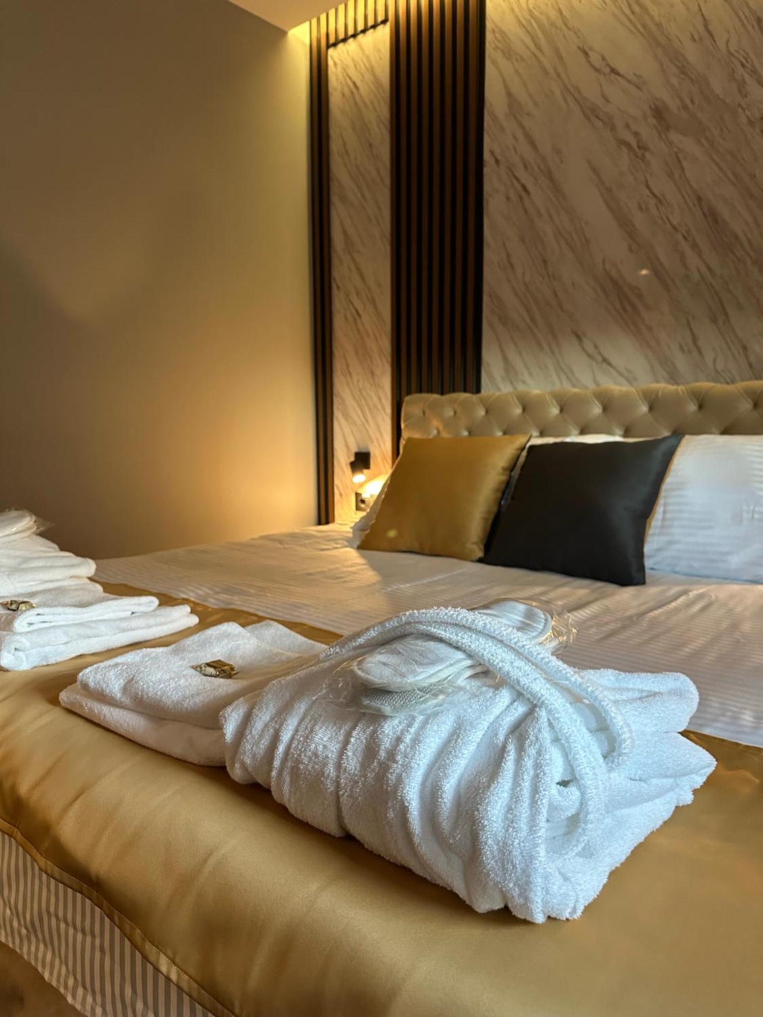 Mozaik Apartments & Spa - Modern 4-Star Apartments With Exclusive Private Spa Wellness In The City Center - Sauna, Jacuzzi, Turkish Bath - Free Parking, Wi-Fi - Rooms & Apartments Чуприя Экстерьер фото