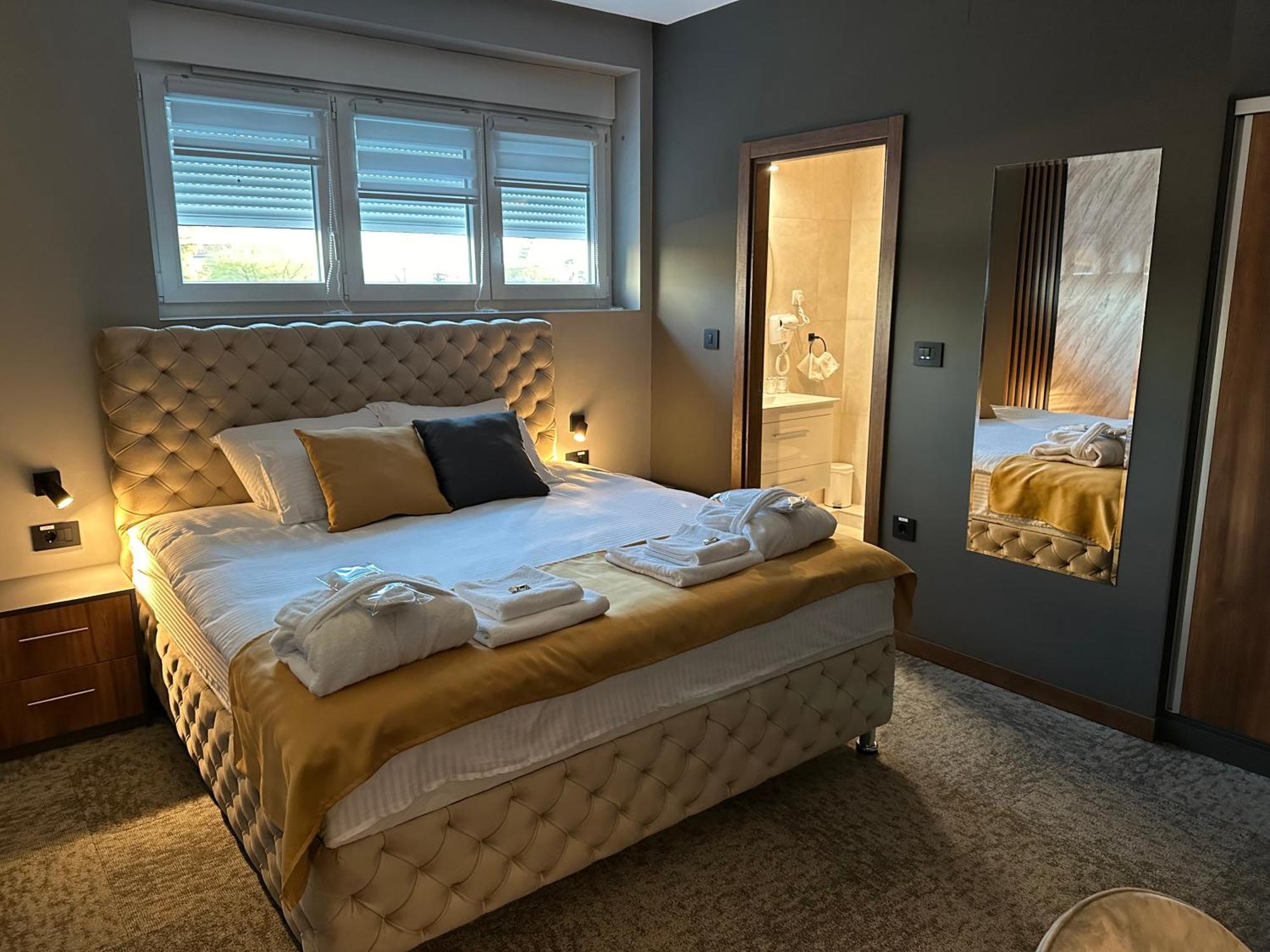 Mozaik Apartments & Spa - Modern 4-Star Apartments With Exclusive Private Spa Wellness In The City Center - Sauna, Jacuzzi, Turkish Bath - Free Parking, Wi-Fi - Rooms & Apartments Чуприя Экстерьер фото